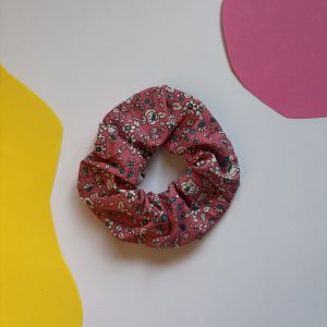 Roze bloemen scrunchie